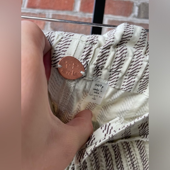 NWT Free People One Harriet Striped Shorts, In Mint Chip Combo Size XS, Linen - Picture 5 of 9